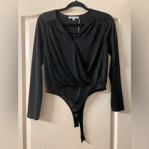 NWOT Green Envelope Charcoal V-Neck Top